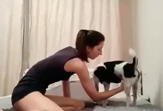 Magrinha chupa pau de cachorro pequeno